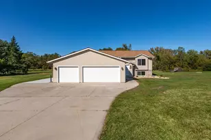 5897 Woodrose Ct SE, Rochester, MN 55904 - Photo 2