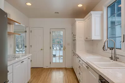 225 Oak Knoll Boulevard, Mankato, MN 56001 - Photo 20