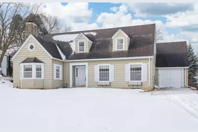 225 Oak Knoll Boulevard, Mankato, MN 56001 - Photo 1