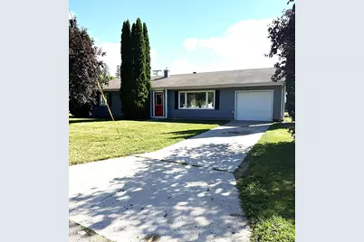 412 E Hamilton Avenue, Baudette, MN 56623 - Photo 1