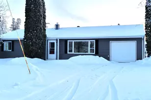 412 E Hamilton Ave, Baudette, MN 56623 - Photo 2