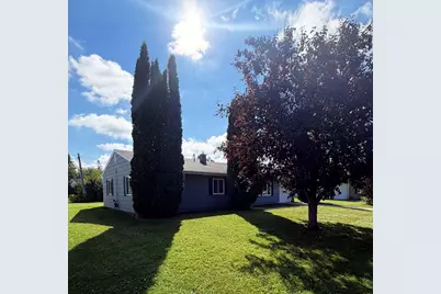 412 E Hamilton Avenue, Baudette, MN 56623 - Photo 2