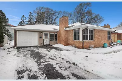 4527 Lakeland Avenue N, Robbinsdale, MN 55422 - Photo 2