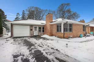 4527 Lakeland Ave N, Robbinsdale, MN 55422 - Photo 2