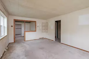 607 Saint Johns Ave, Red Lake Falls, MN 56750 - Photo 4