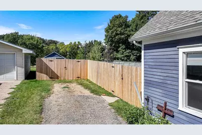 220 Fremont Street S, Lake Benton, MN 56149 - Photo 8