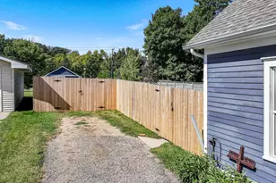 220 Fremont St S, Lake Benton, MN 56149 - Photo 8