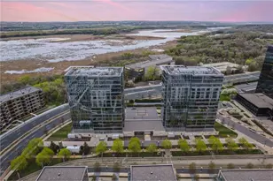 8161 33rd Ave S, Bloomington, MN 55425 - Photo 4