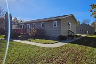 417 9th St N, Breckenridge, MN 56520 - Photo 2