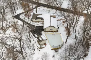 21 N Oaks Rd, North Oaks, MN 55127 - Photo 6