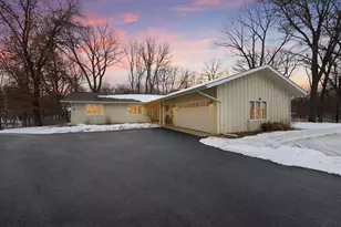 21 N Oaks Rd, North Oaks, MN 55127 - Photo 2