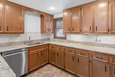 11216 Harrison Avenue S, Bloomington, MN 55437 - Photo 10