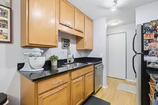 520 Ridgewood Ave, Minneapolis, MN 55403 - Photo 10