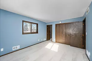 4221 Edgemont St, Vadnais Heights, MN 55127 - Photo 12