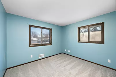 4221 Edgemont Street, Vadnais Heights, MN 55127 - Photo 14