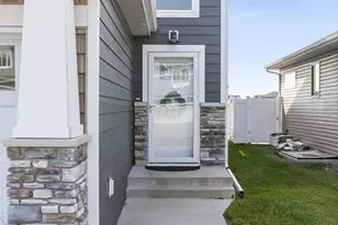 6851 17th St S, Fargo, ND 58104 - Photo 2