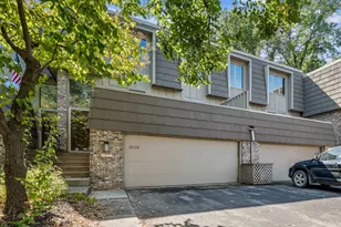 10234 Berkshire Rd, Bloomington, MN 55437 - Photo 2