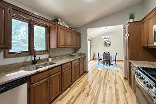 11900 Highland View Cir, Burnsville, MN 55337 - Photo 8