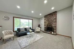 11900 Highland View Cir, Burnsville, MN 55337 - Photo 2