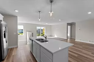 2140 Violet Ln, Faribault, MN 55021 - Photo 14