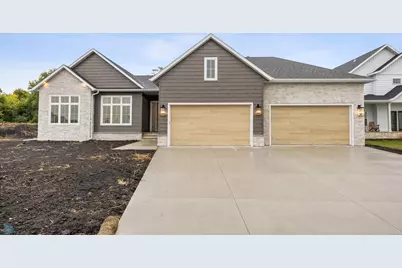 5541 31st Street S, Fargo, ND 58104 - Photo 2