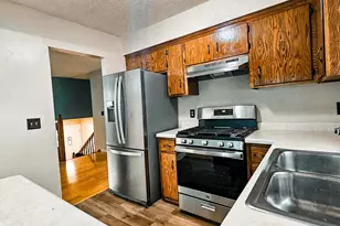 3222 Greenbrier St, Vadnais Heights, MN 55127 - Photo 4