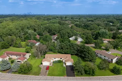 2515 Royals Drive, Hopkins, MN 55305 - Photo 6