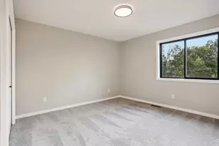 4093 Isaac Ct, Vadnais Heights, MN 55127 - Photo 32