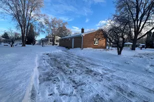 801 5th St NE, Staples, MN 56479 - Photo 2