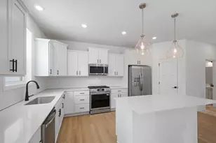 7555 Upper 42nd St N, Oakdale, MN 55128 - Photo 8