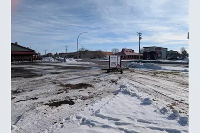 617 E Highway 12, Litchfield, MN 55355 - Photo 4