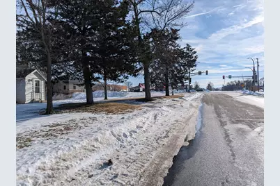 617 E Highway 12, Litchfield, MN 55355 - Photo 10