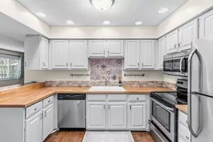 5527 E Bavarian Pass, Fridley, MN 55432 - Photo 12