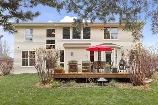 10766 Hawthorn Trail, Woodbury, MN 55129 - Photo 8