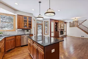 10766 Hawthorn Trail, Woodbury, MN 55129 - Photo 6