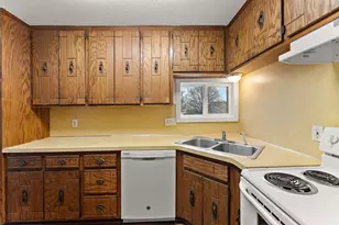 8425-8427 Rhode Island Dr N, Brooklyn Park, MN 55445 - Photo 26