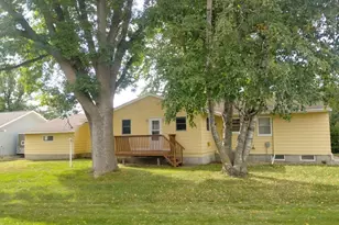 731 3rd Ave NE, Sleepy Eye, MN 56085 - Photo 16