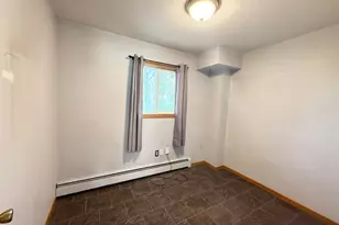 911 Radcliffe Ave, Altoona, WI 54720 - Photo 14