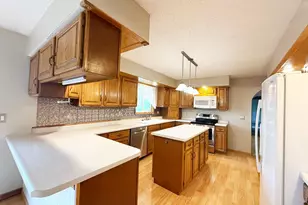 911 Radcliffe Ave, Altoona, WI 54720 - Photo 28