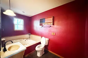 911 Radcliffe Ave, Altoona, WI 54720 - Photo 12