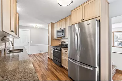 1946 Chatsworth Street N, Roseville, MN 55113 - Photo 8