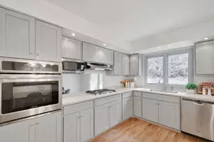 1601 Raleigh Dr, Burnsville, MN 55337 - Photo 8