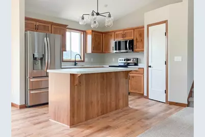 4658 9th Street NE, Saint Cloud, MN 56304 - Photo 2