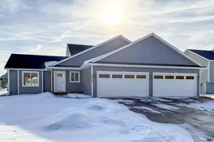 4658 9th St NE, Saint Cloud, MN 56304 - Photo 1