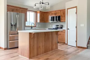 4658 9th St NE, Saint Cloud, MN 56304 - Photo 2