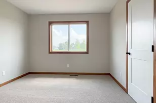 4658 9th St NE, Saint Cloud, MN 56304 - Photo 10