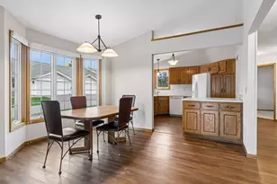 1275 Hilo Ave N, Oakdale, MN 55128 - Photo 10