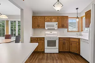 1275 Hilo Ave N, Oakdale, MN 55128 - Photo 4