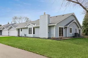 1275 Hilo Ave N, Oakdale, MN 55128 - Photo 2