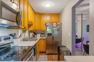 10311 Cedar Lake Rd, Hopkins, MN 55305 - Photo 12